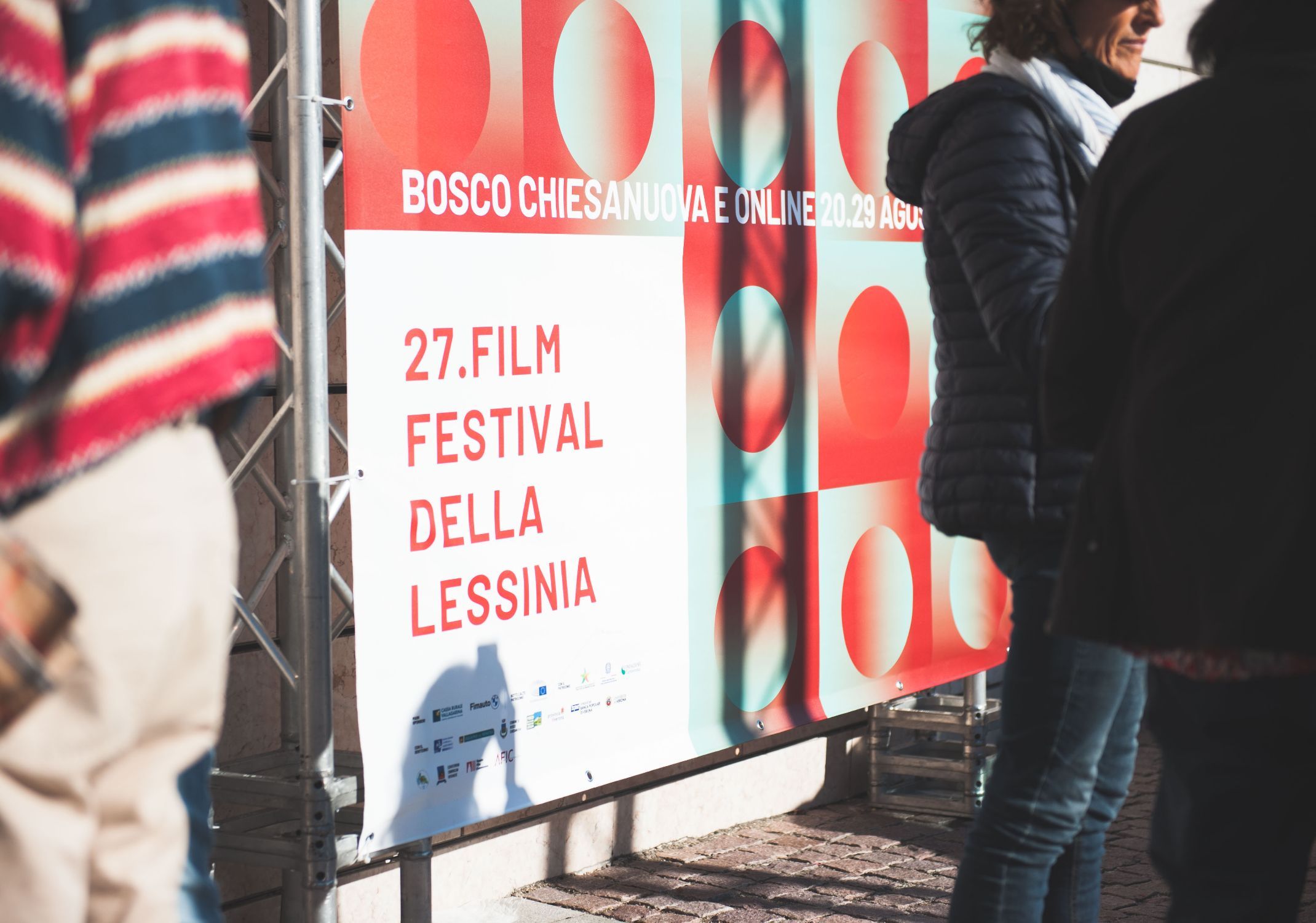 Foto di un cartellone del Film Festival della Lessinia