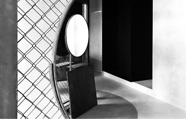 Specchio nel salone di parrucchiere Marco Ambrosi